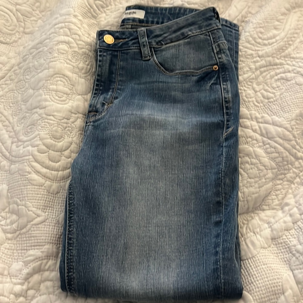 Kenzie size 4 blue jeans